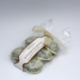 Feinstes<br />Elisenlebkuchen­konfekt<br />mit weißer Kuvertüre